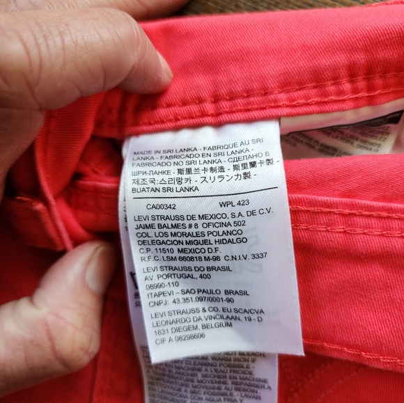 Levis Denim Shorts in Pink Ladies W28 - Picture 9 of 10